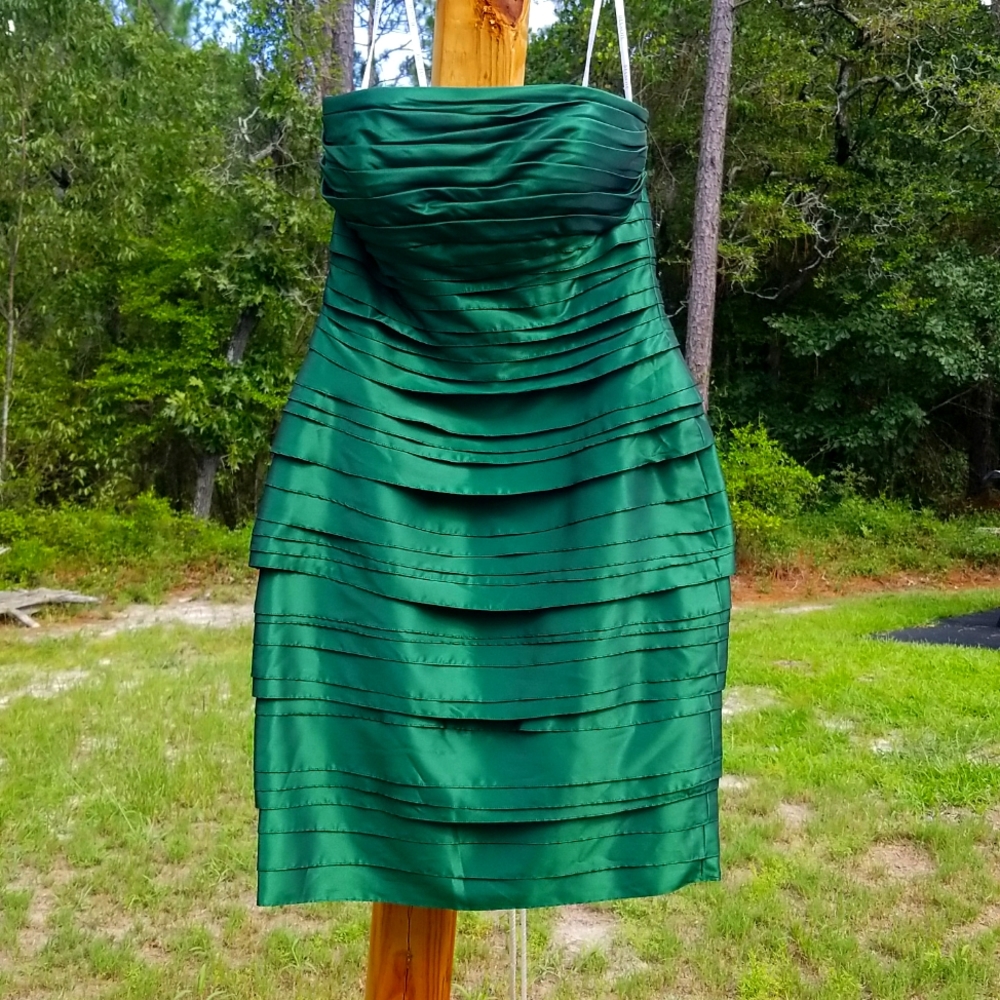 Emerald Green Rouched Cocktail Dress